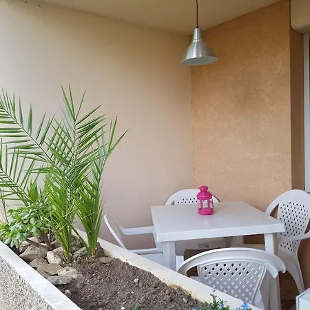 Апартаменты Rez-jardin Proche Wifi, Clim, Garage Борм-ле-Мимоза