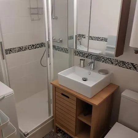 Rez-jardin Proche Wifi, Clim, Garage * Борм-ле-Мимоза