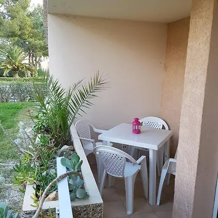 Apartmán Rez-jardin Proche Wifi, Clim, Garage *